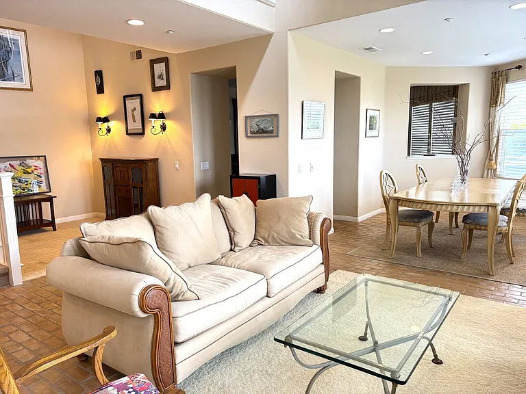 4755 Beachwood Ct — Photo 6