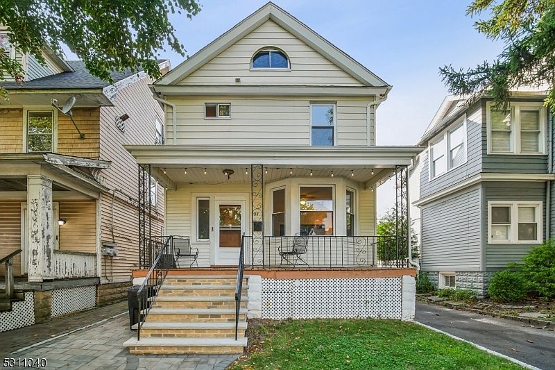 1st image of 157 Ward Pl