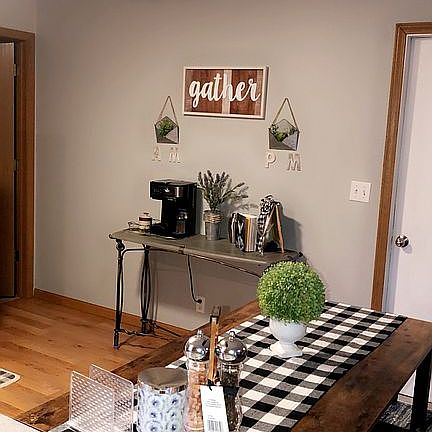 Kitchen and garage entrance 