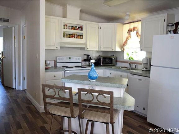 4th image of 105 Indian River Dr N