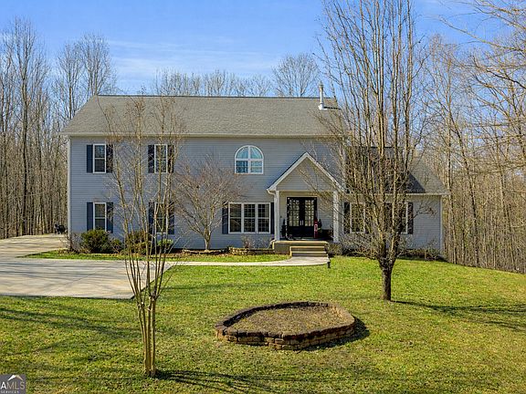 3rd image of 141 Shadow Walk Dr