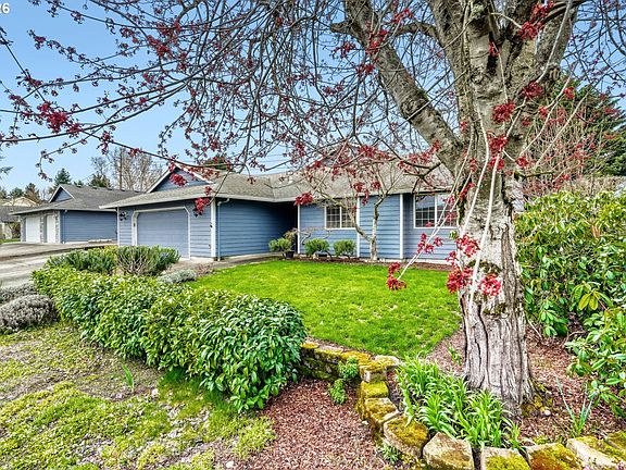 2nd image of 810 NE 167th Ave