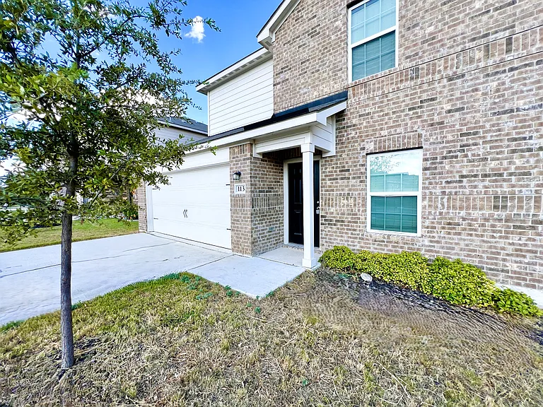113 Unnymeade Ln — Photo 2