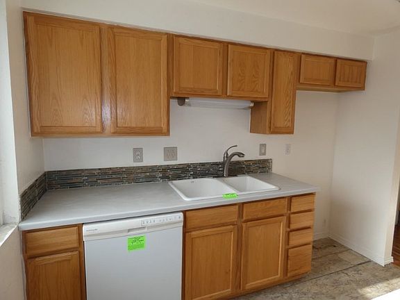 5th image of 110 E Weile Ave APT 1
