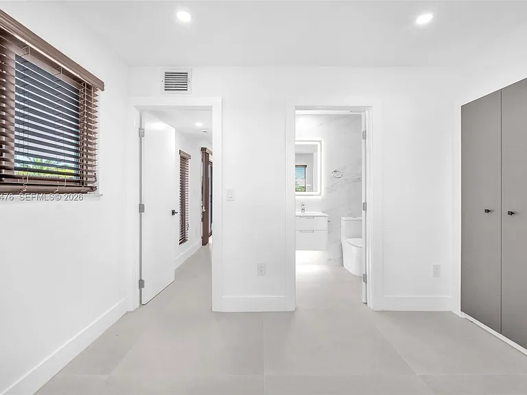 17911 NW 82nd Ave — Photo 13