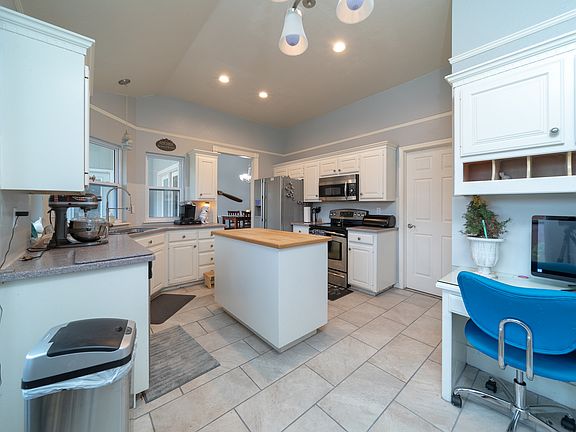 2nd image of 612 Shay Marie Ct