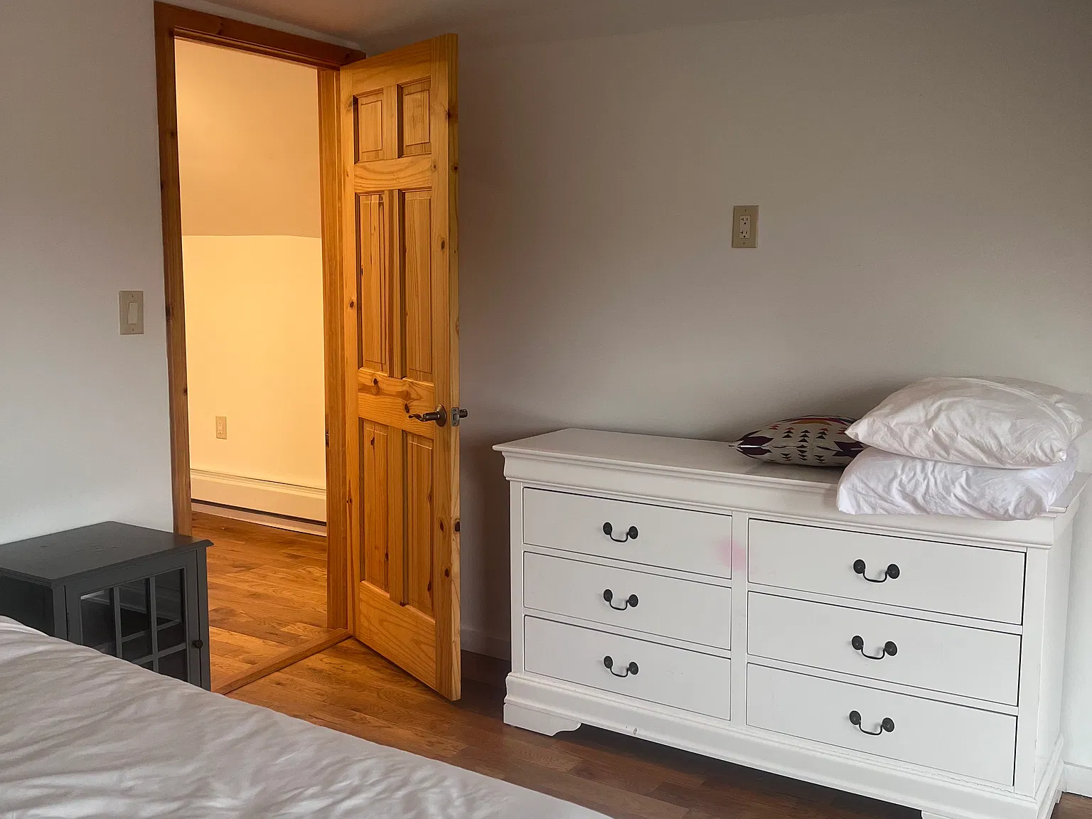 2 bed, $1,300 — Photo 3