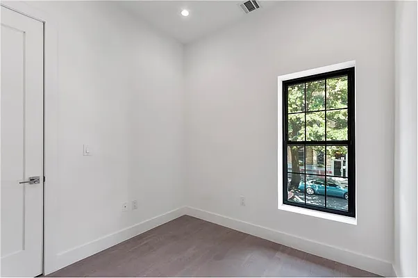 Rented by Hagstrom Management Inc | media 8