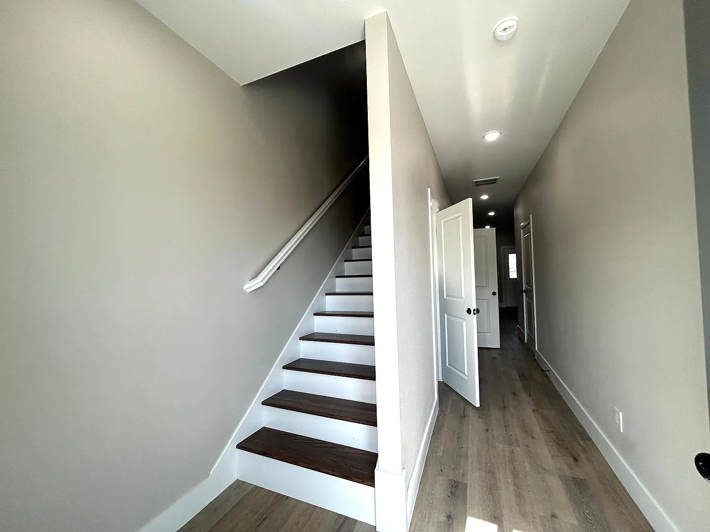 FREE 50" TV if lease signed by Aug 31st. New 3 Bedroom / 2.5 Bathroom Townhome in Decatur! — Photo 3