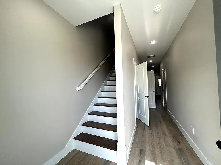 432 Blue Springs St — Photo 3