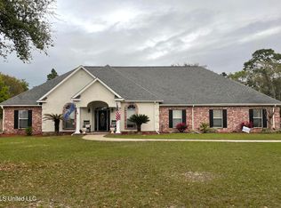 7900 Clamshell Ave, Ocean Springs, MS 39564