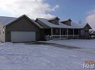 1253 Peppermill Rd, Lapeer, MI 48446