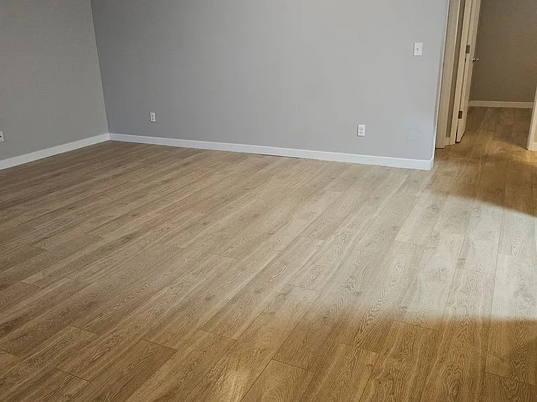 Sherman Oaks Apartments — Photo 18