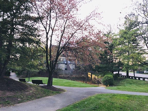 Cold Spring New Towns grounds