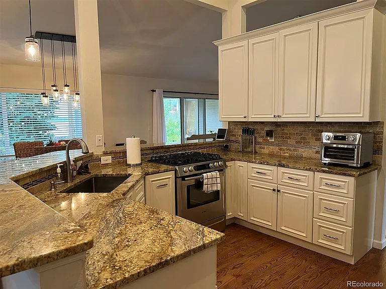 10025 Teton Ct — Photo 11