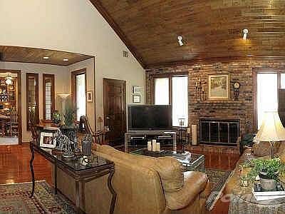 5th image of 3620 Welwyn Way Dr