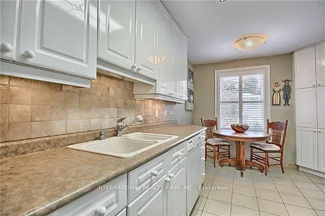 4 bed, $3,200 — Photo 3