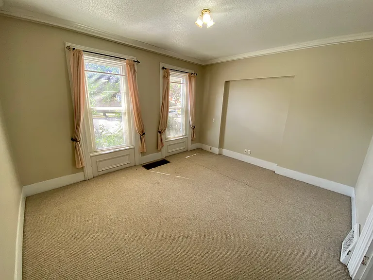 427 W Ave S #1 — Photo 6