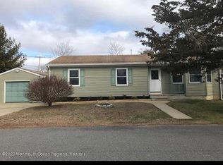 26 Pine St, Beachwood, NJ 08722