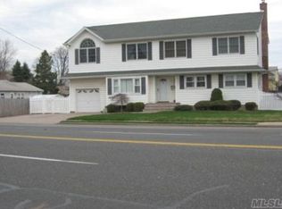 1512 Straight Path, Lindenhurst, NY 11757