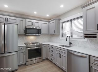 40 Ellsworth Ct, Red Bank, NJ 07701