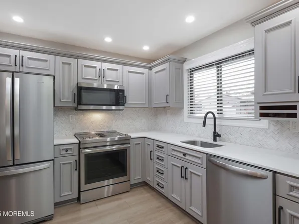 40 Ellsworth Court, Red Bank, NJ 07701