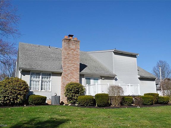 5th image of 6566 Hythe St NW