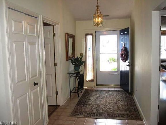5th image of 2035 Stratford Ln