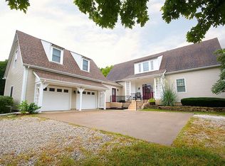 1465 N 718th Rd, Lawrence, KS 66046