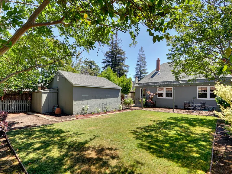 450 Coloma Way — Photo 37