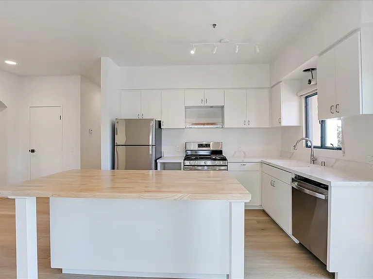 602 Anacapa St #A — Photo 4