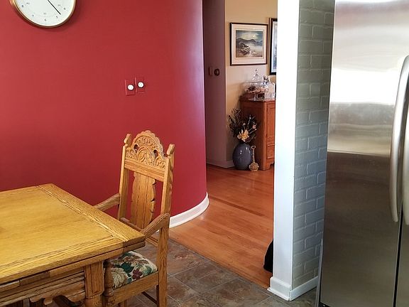 4th image of 10045 W Manor Dr