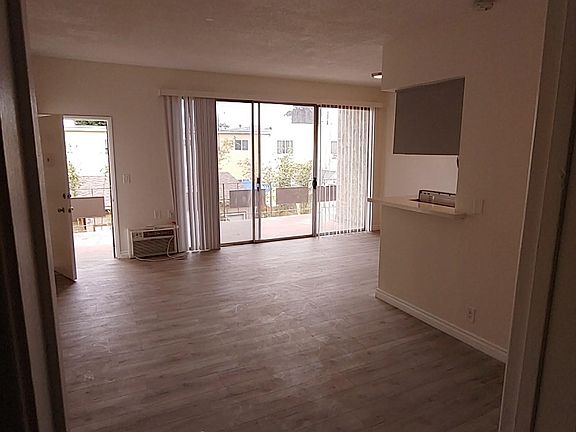 sliding doors that take you to a personal sitting area