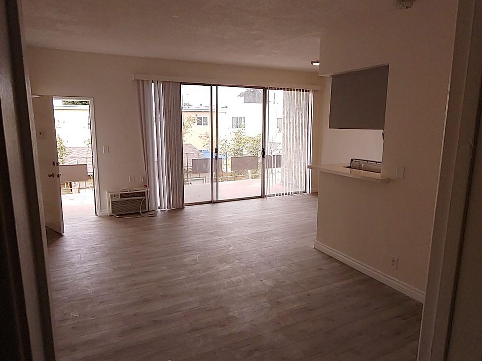 sliding doors that take you to a personal sitting area