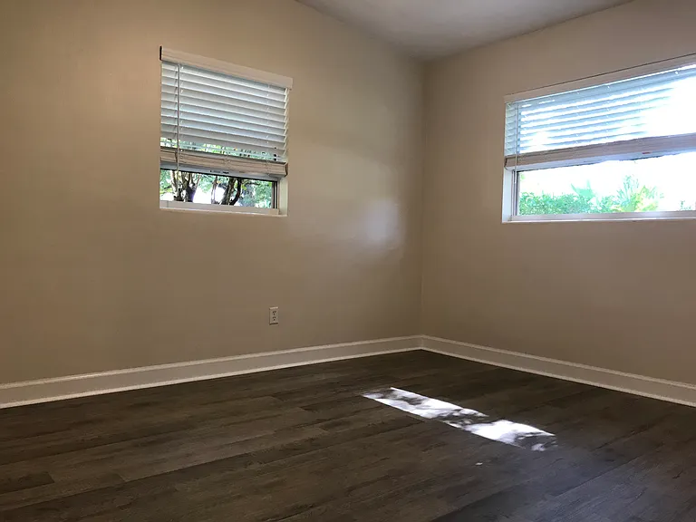 3721 Surrey Dr — Photo 14
