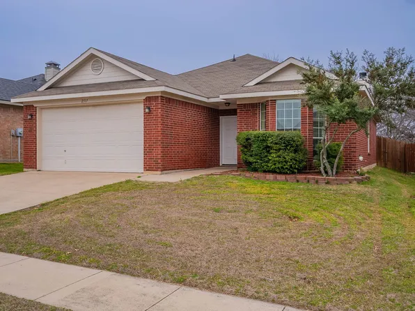 2517 Wakecrest Dr, Fort Worth, TX 76108