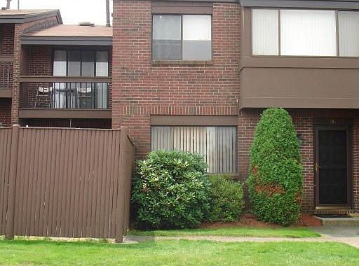 1st image of 74 Rosewood Dr