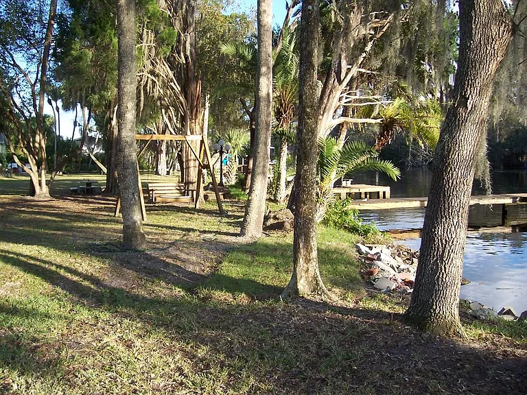 912 W Henry Ave — Photo 12