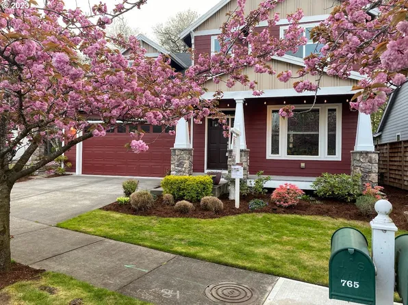 765 NE Market Dr, Fairview, OR 97024
