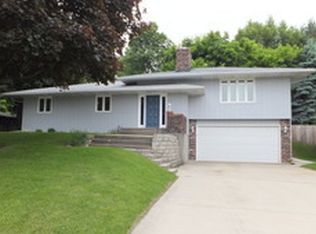 1677 Corona Rd, Rockford, IL 61108