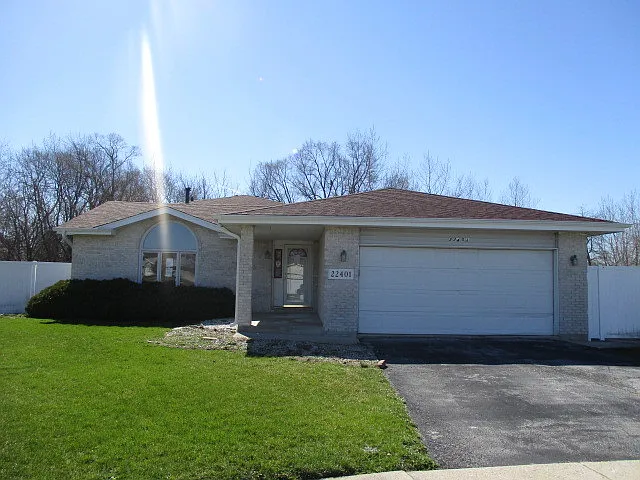 22401 Prairie Ave photo 1