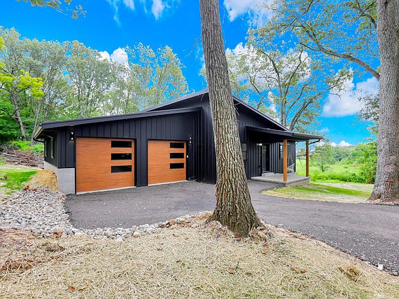 3rd image of 1438 Ragged Ridge Rd
