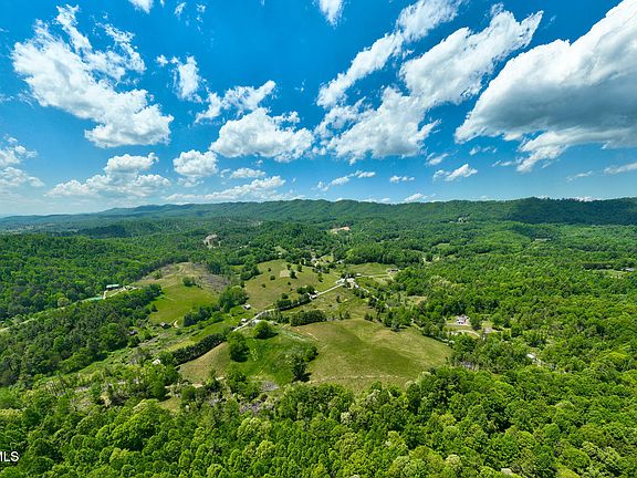 3rd image of 856 Shingletown Rd #1
