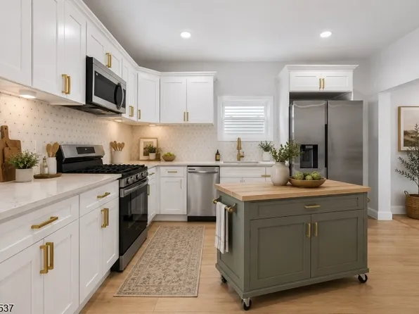 182 N Maple Ave, East Orange City, NJ 07017