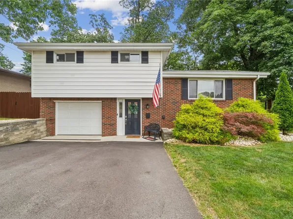 1131 Brookside Dr, Greensburg, PA 15601