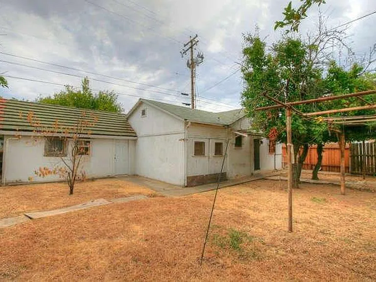 343 F St — Photo 16