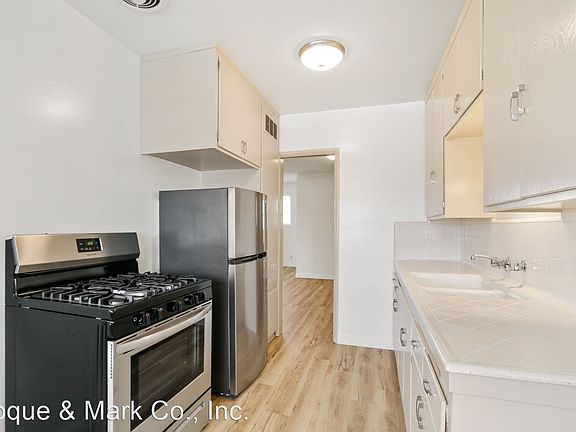 5th image of 2342 20th St #D