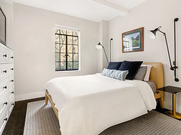 2nd image of 25 Tudor City Pl APT 212