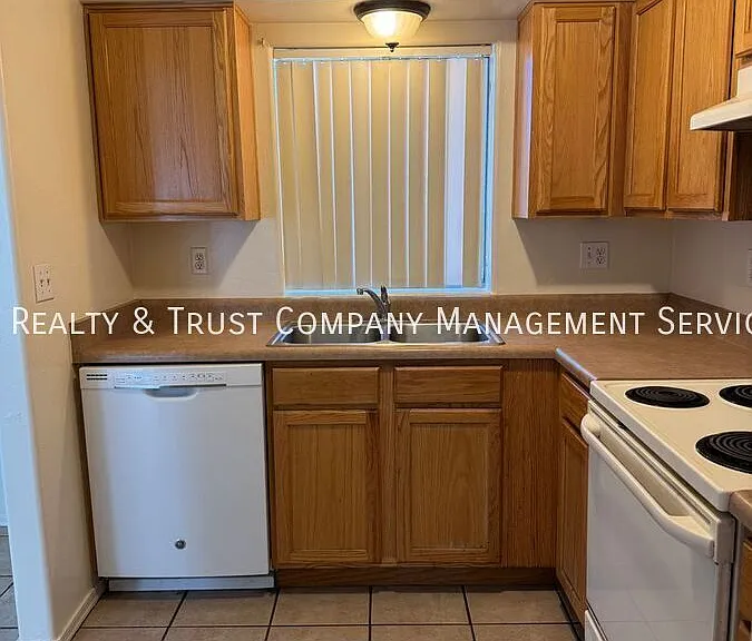 4046 E Fairmount St #2 — Photo 5