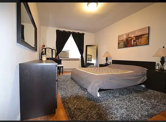 Rented by Silverstein Collection LLC  | media 16